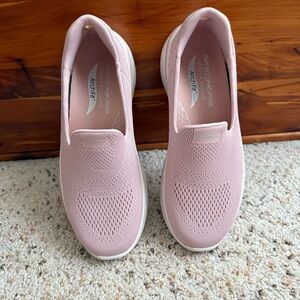 Skechers Arch Fit Light Pink Footwear